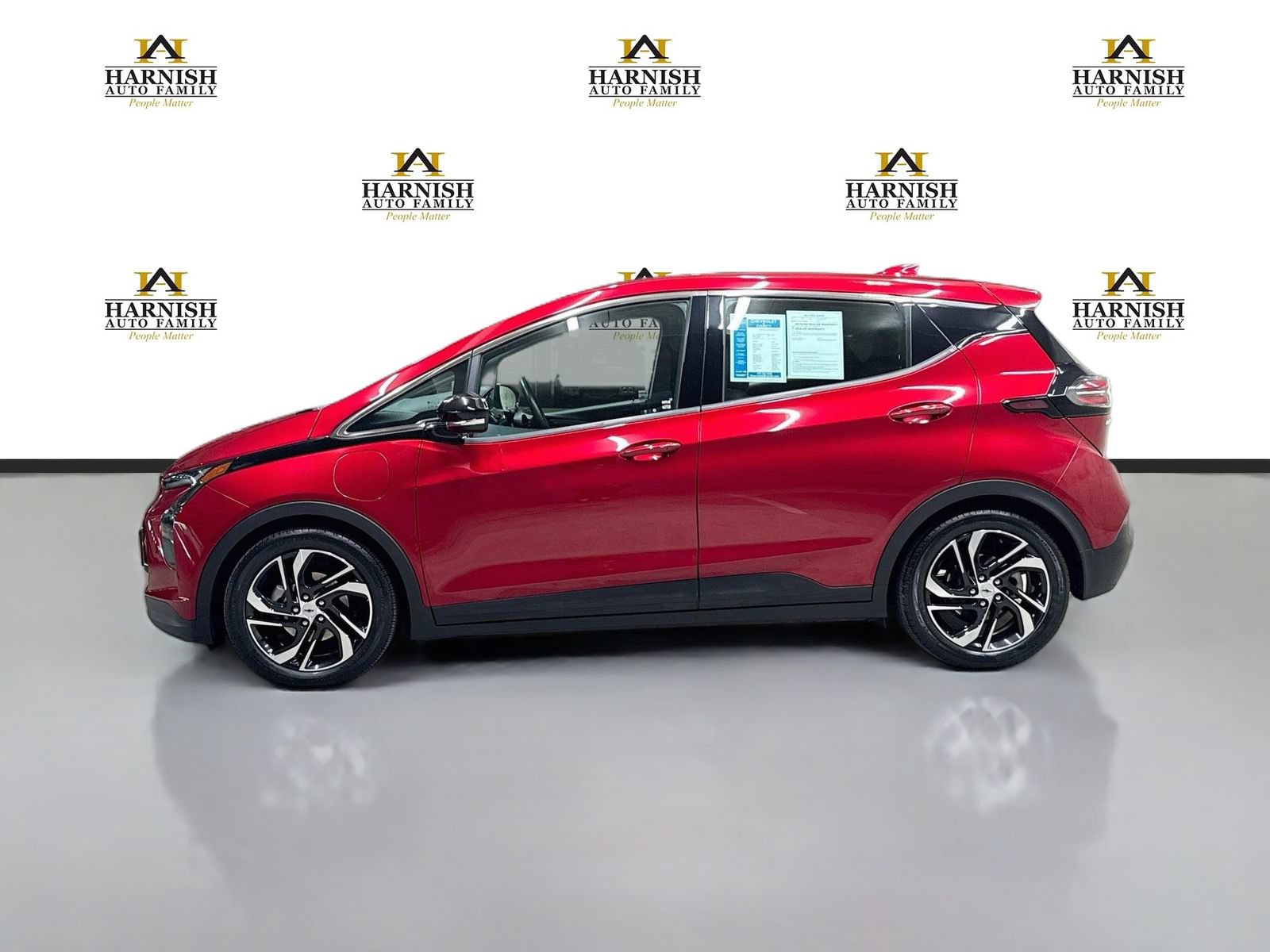 Used 2022 Chevrolet Bolt LT w/ Infotainment Package FWD image 10