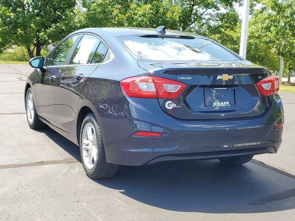 Used 2016 Chevrolet Cruze LT w/ LT Convenience Package FWD image 4