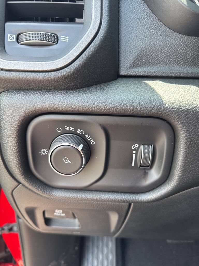 New 2025 RAM 1500 Tradesman AWD/4WD image 11