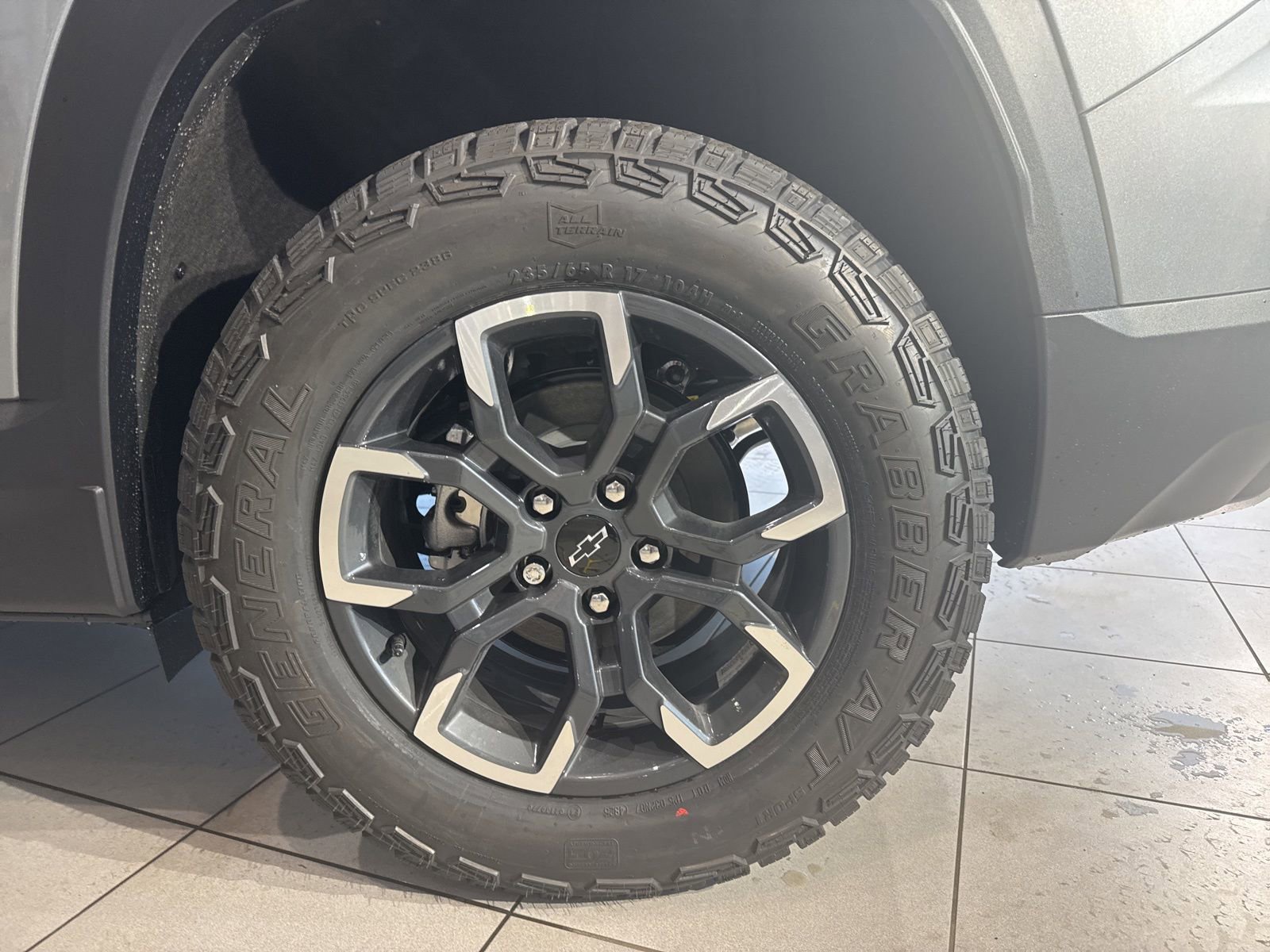 New 2026 Chevrolet Equinox ACTIV w/ Convenience Package III image 9