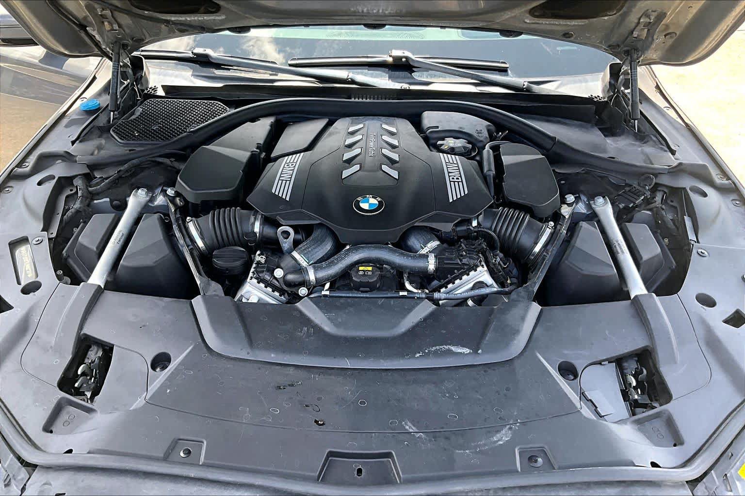 Used 2020 BMW 750i xDrive w/ Executive Package AWD/4WD image 30