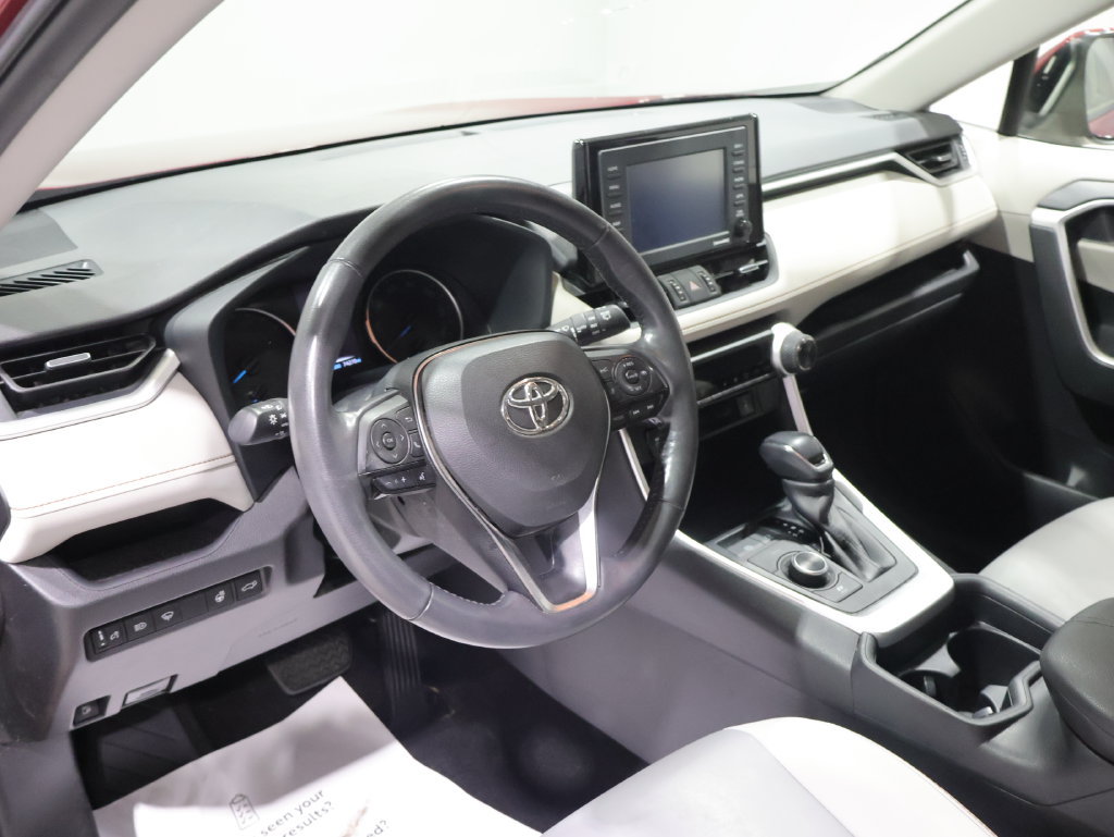 Used 2021 Toyota RAV4 XLE Premium AWD/4WD image 17