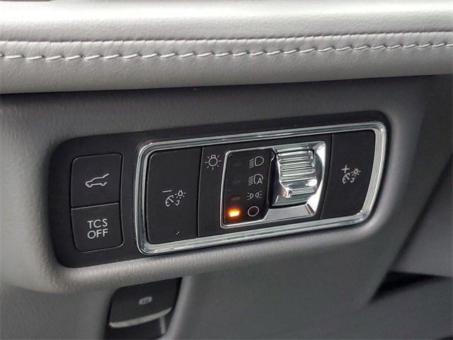 Used 2022 Lincoln Nautilus Reserve image 18