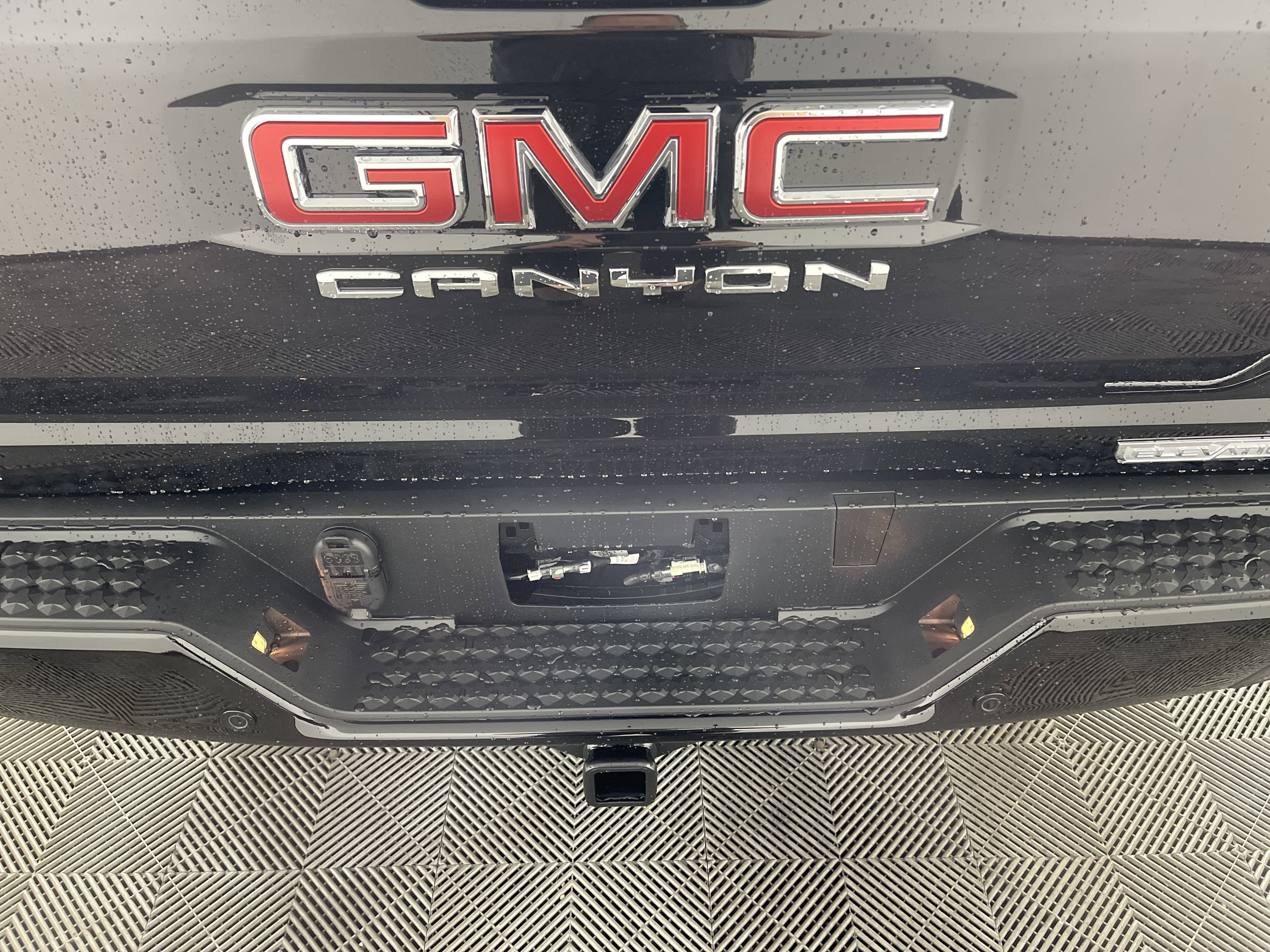 New 2025 GMC Canyon Elevation w/ Convenience Package image 7
