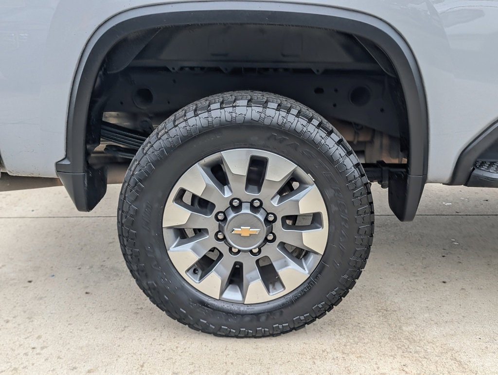 Used 2025 Chevrolet Silverado 2500 Custom w/ Custom Value Package image 23