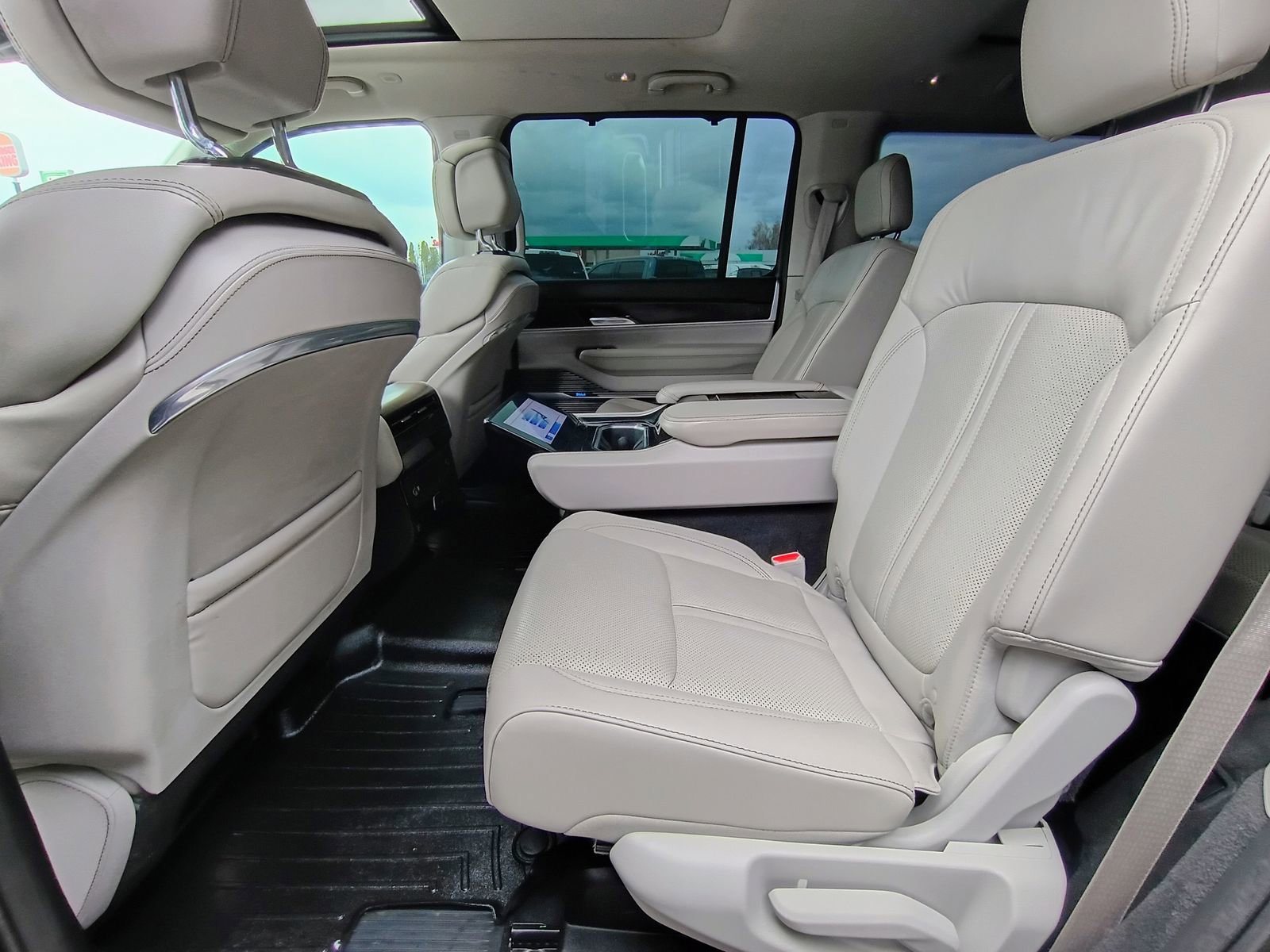 Used 2022 Jeep Grand Wagoneer Series I image 25