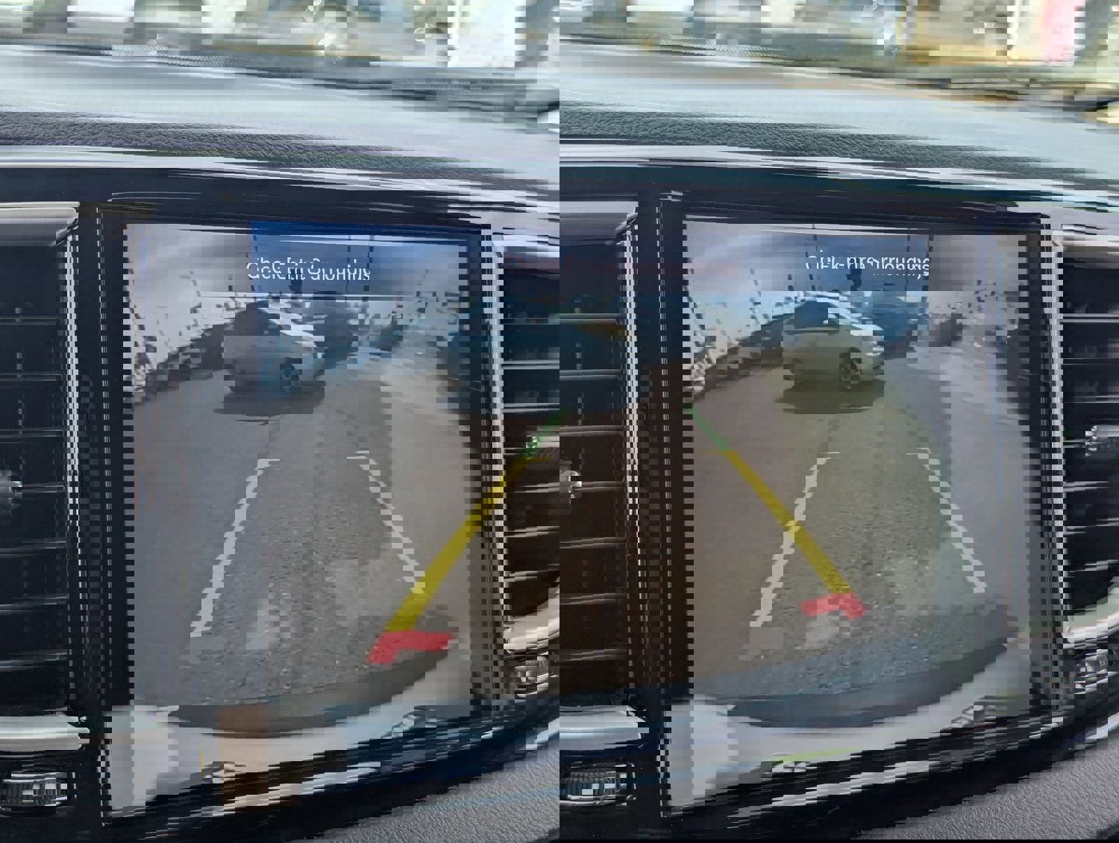 Used 2024 Chrysler Pacifica Touring-L image 21