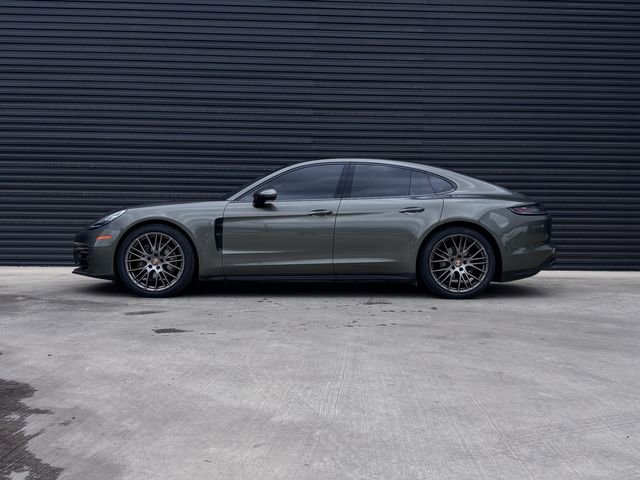 Certified 2023 Porsche Panamera Platinum Edition image 2