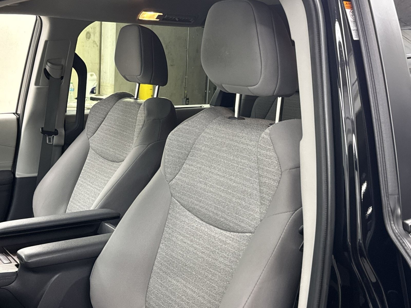Used 2023 Toyota Sienna LE FWD image 14
