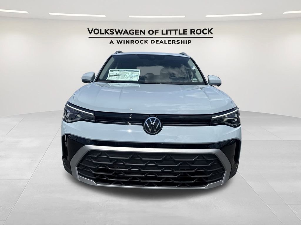 New 2025 Volkswagen Taos SE image 2