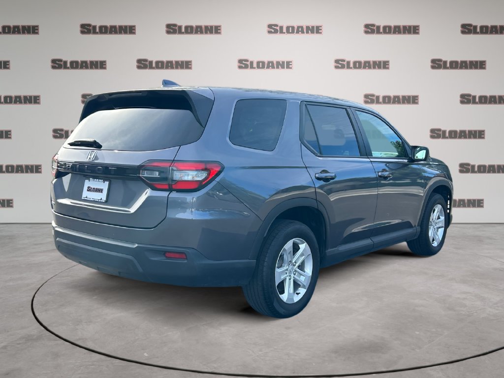 Used 2024 Honda Pilot LX image 5