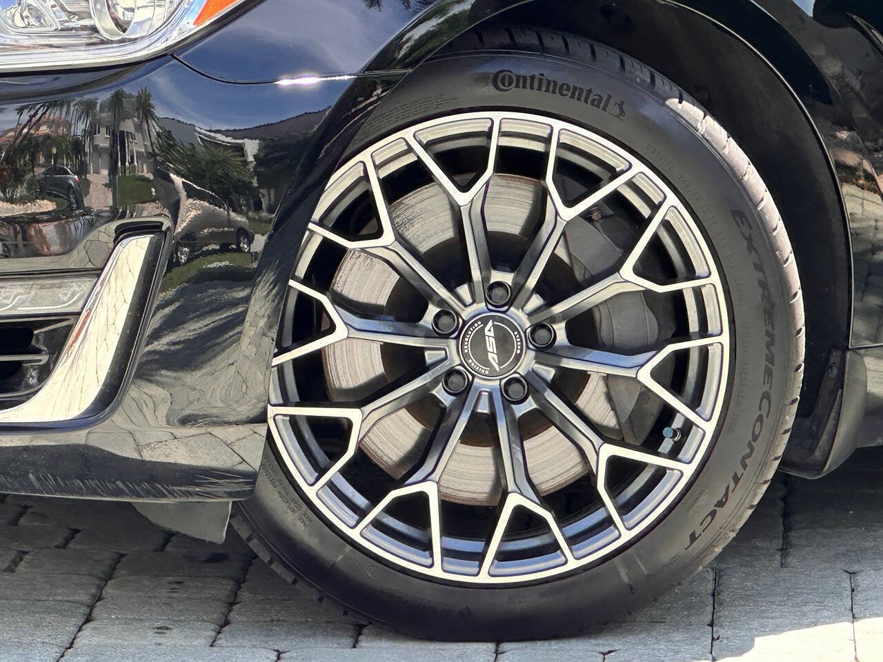 Used 2017 Genesis G90 5.0 Ultimate AWD/4WD image 3