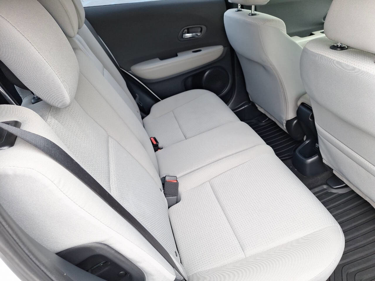 Used 2022 Honda HR-V LX image 11