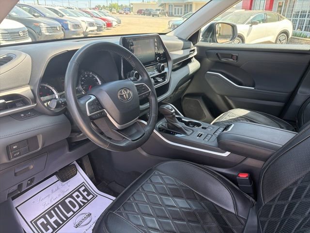 Used 2022 Toyota Highlander LE image 10