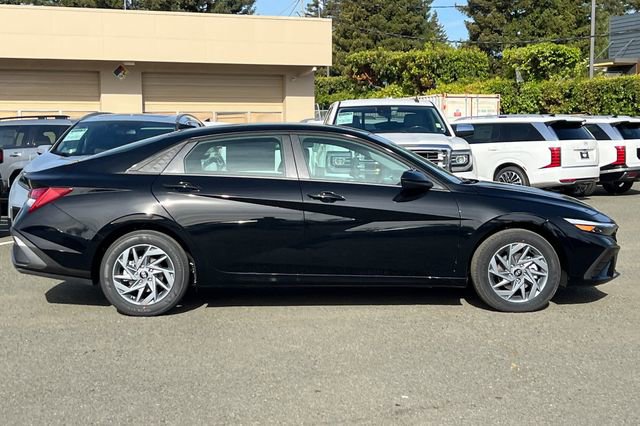 New 2026 Hyundai Elantra Blue image 5