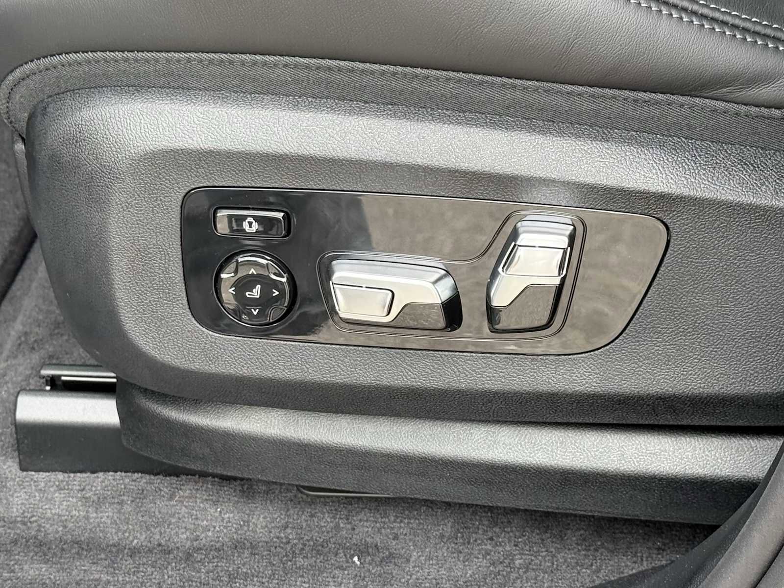 New 2026 BMW XM Label Red image 11