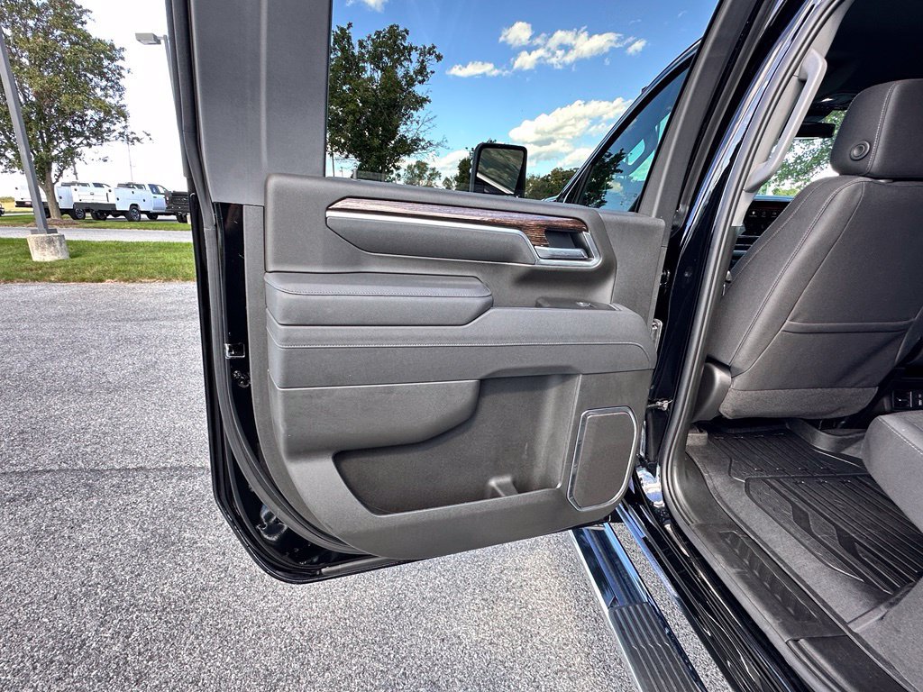 Certified 2026 GMC Sierra 3500 SLE w/ Preferred Package AWD/4WD image 24