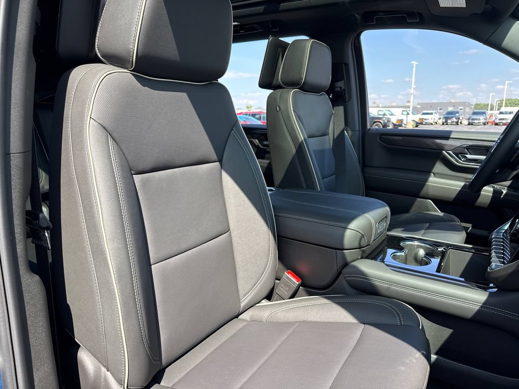 New 2026 GMC Yukon XL Elevation w/ Elevation Premium Package AWD/4WD image 38