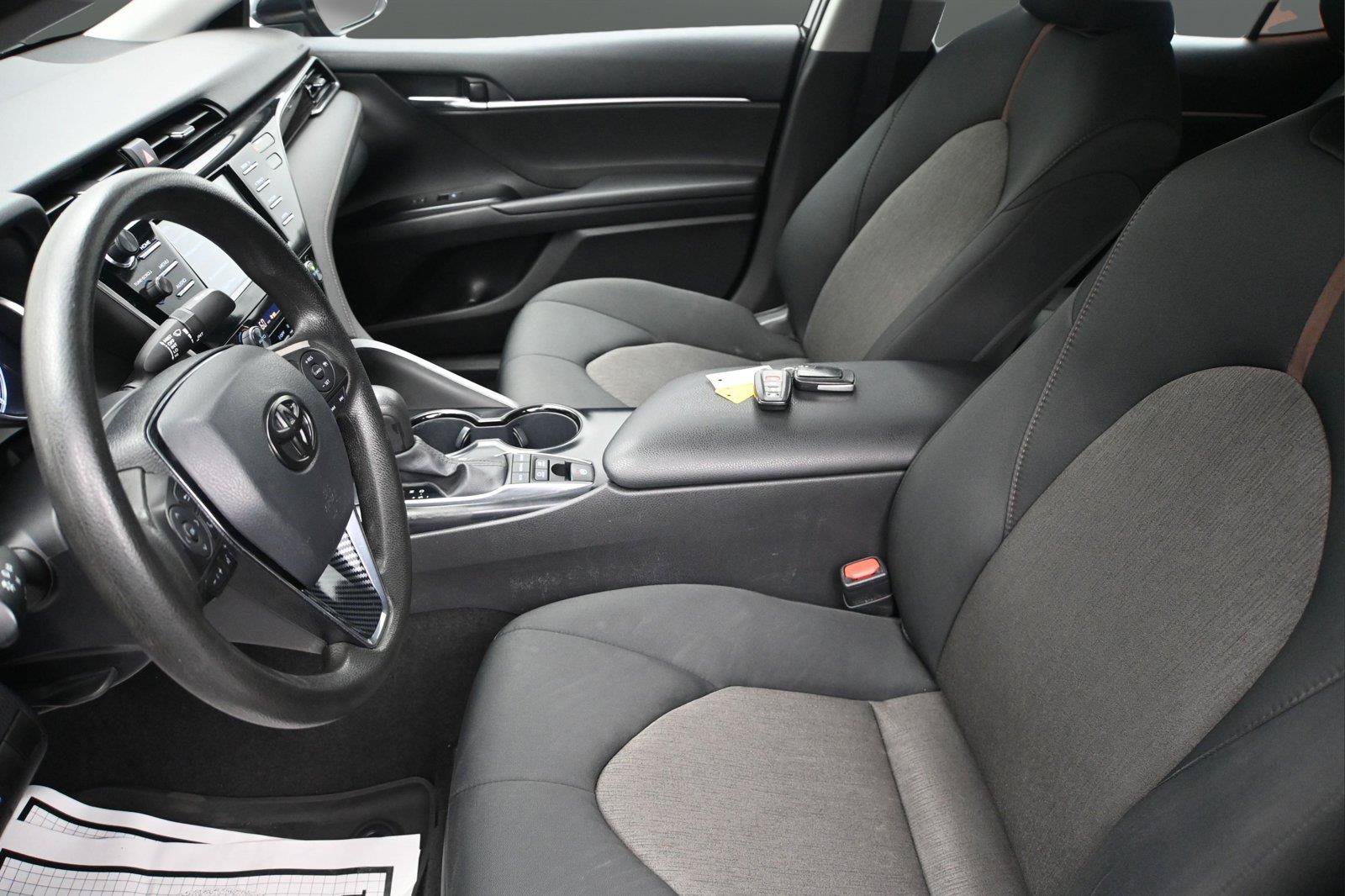 Used 2020 Toyota Camry LE FWD image 9