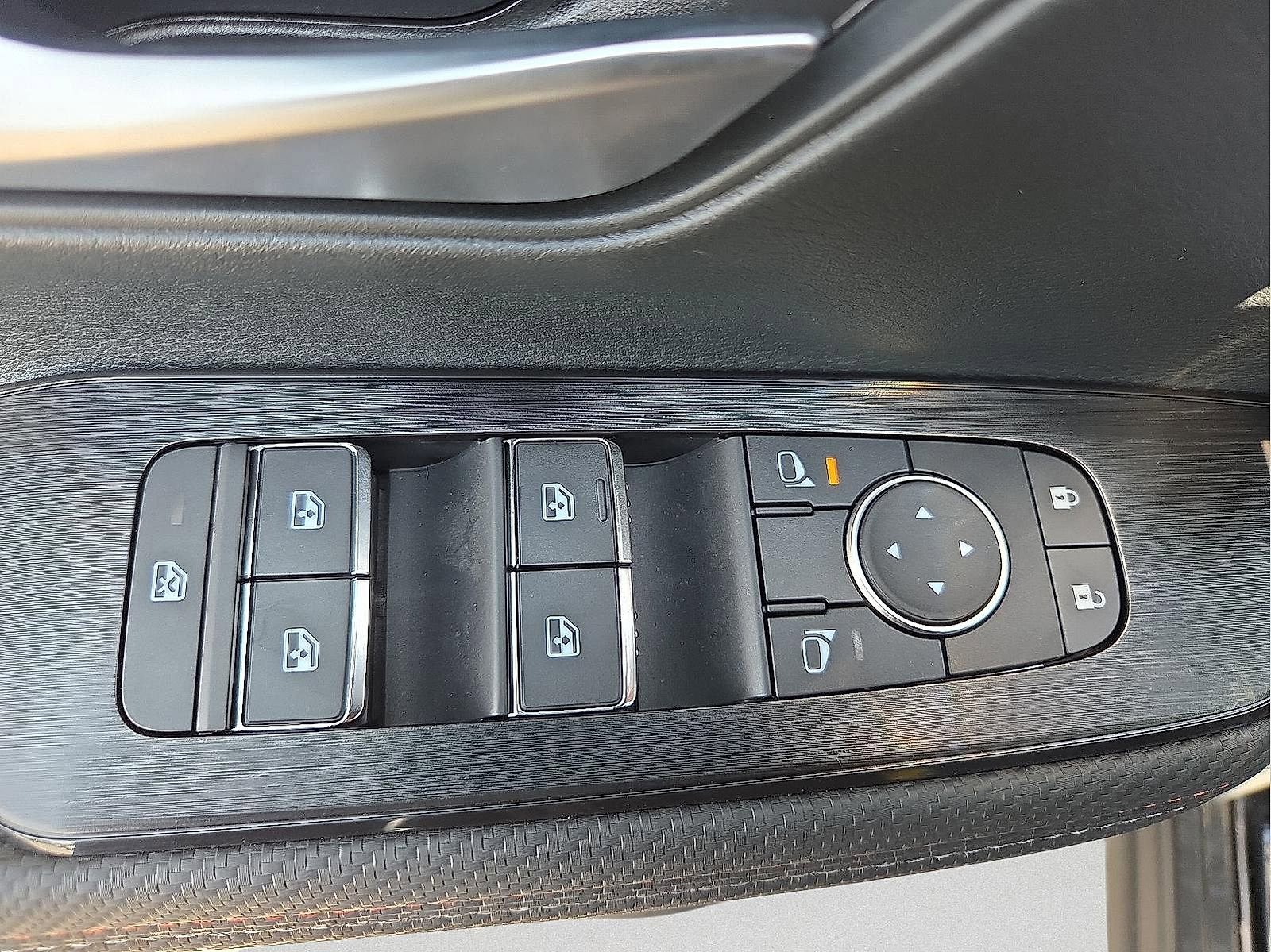 New 2026 Nissan Kicks SR FWD image 15