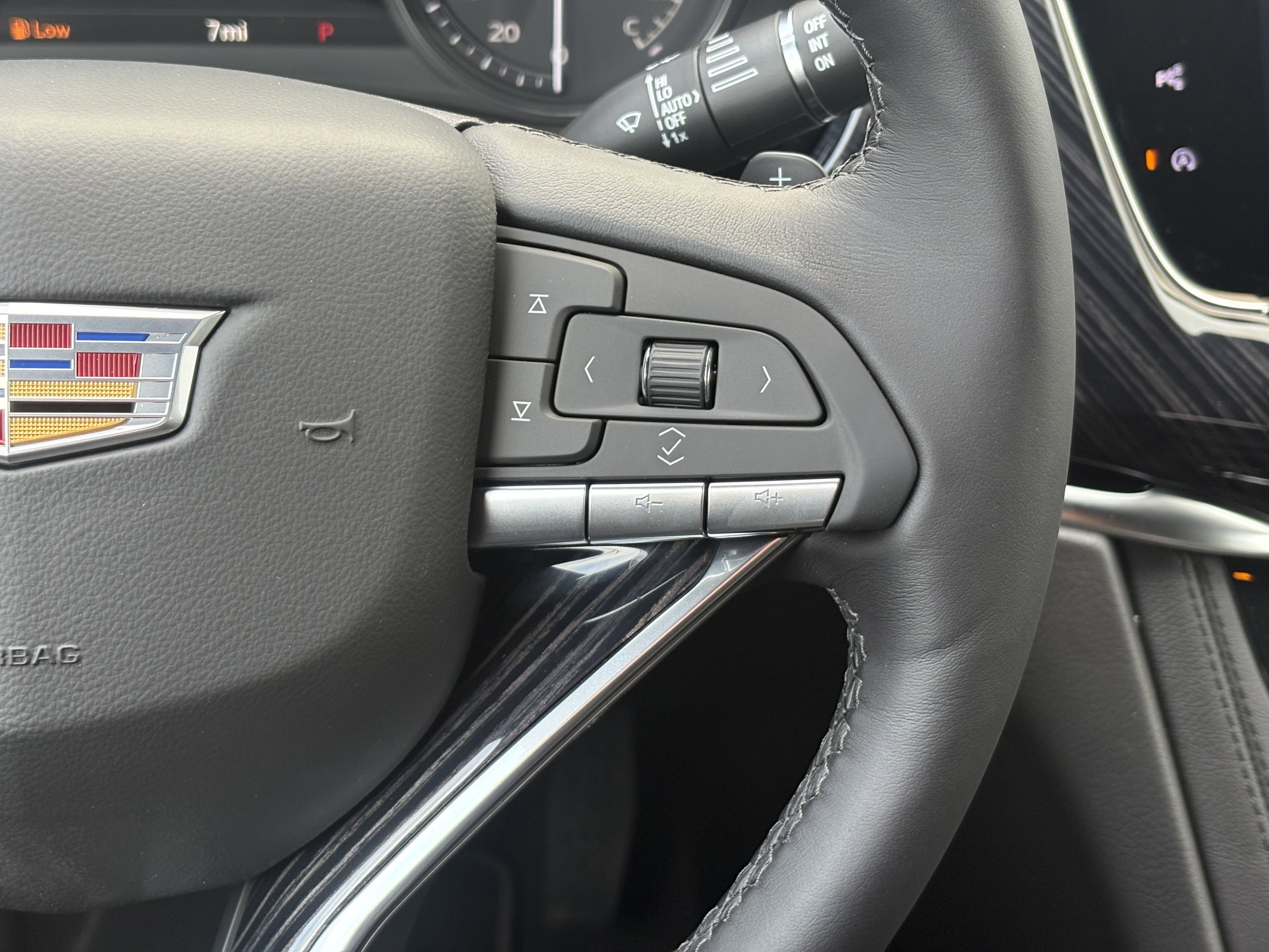 New 2025 Cadillac XT6 Premium Luxury w/ Technology Package image 21