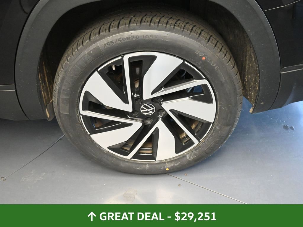Used 2024 Volkswagen Atlas SE image 15
