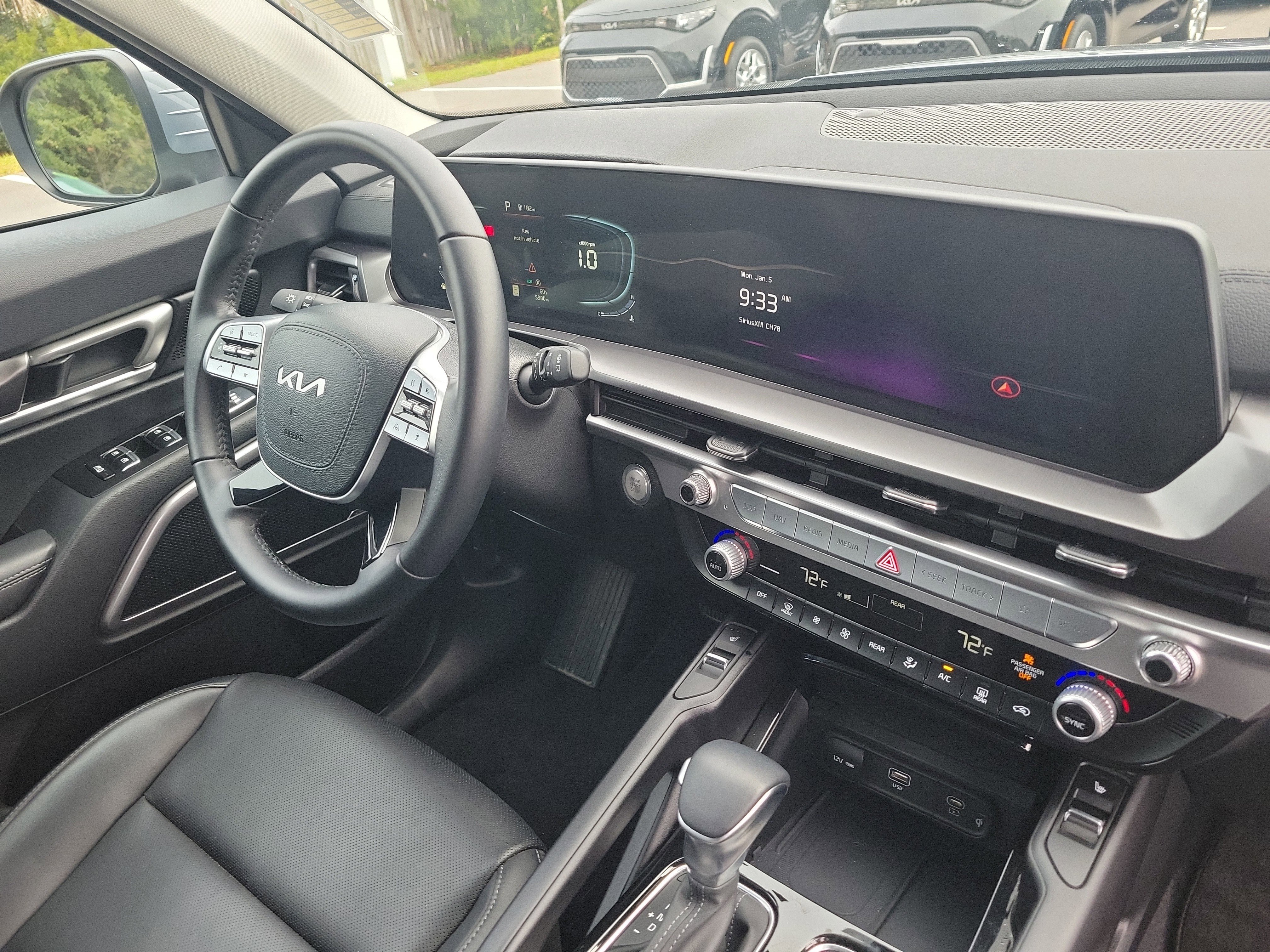 Certified 2025 Kia Telluride S image 7