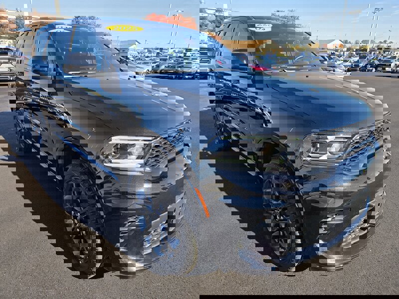 Used 2025 Dodge Durango GT image 1