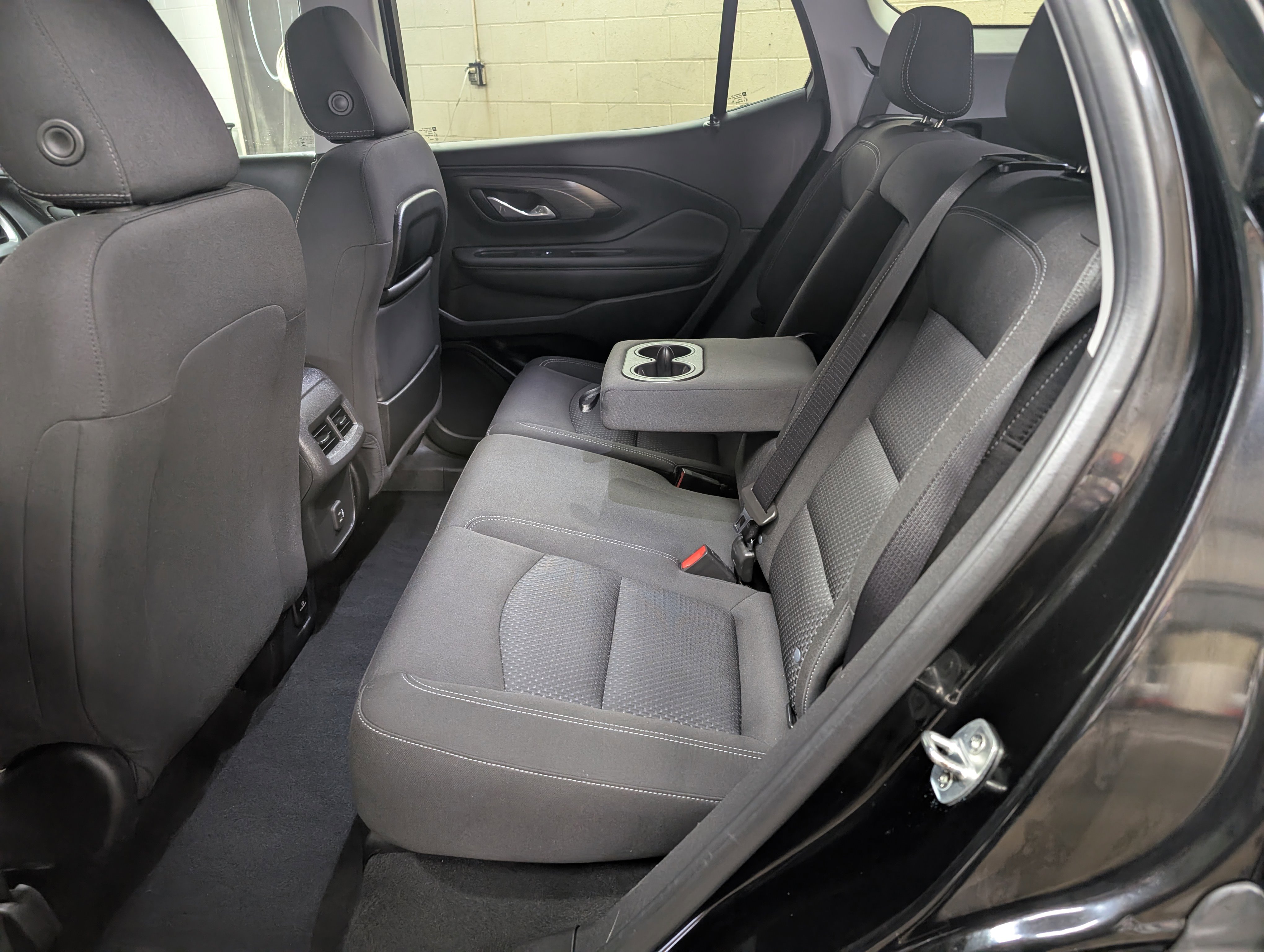 Used 2023 GMC Terrain SLE w/ Driver Convenience Package image 8