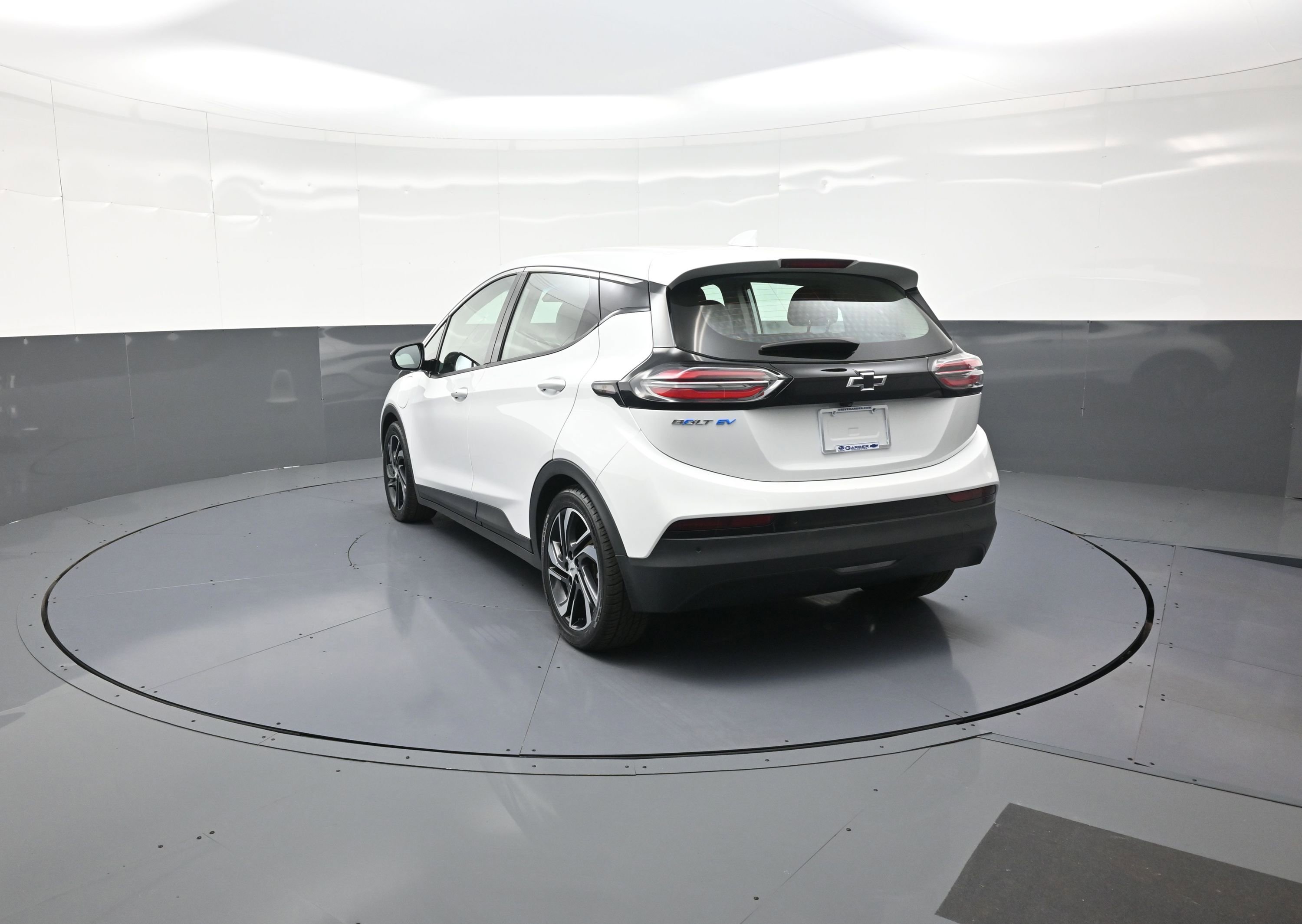 Used 2023 Chevrolet Bolt LT w/ Infotainment Package image 5