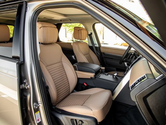 New 2025 Land Rover Discovery Metropolitan Edition AWD/4WD image 26