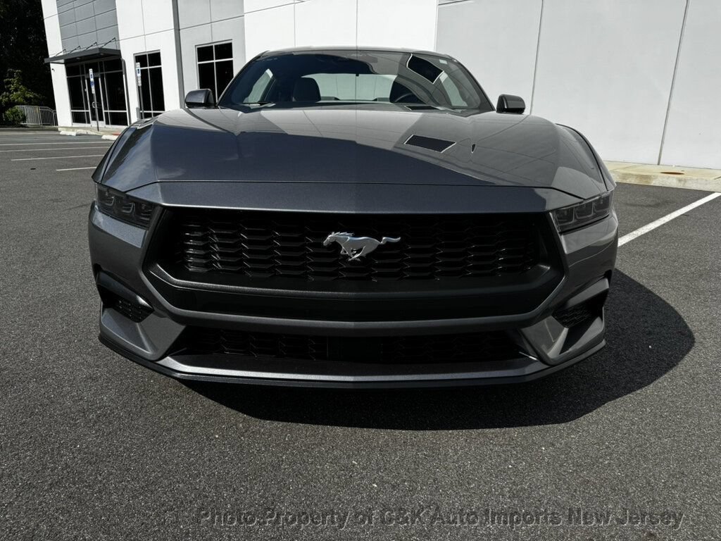 Used 2025 Ford Mustang Coupe RWD image 10