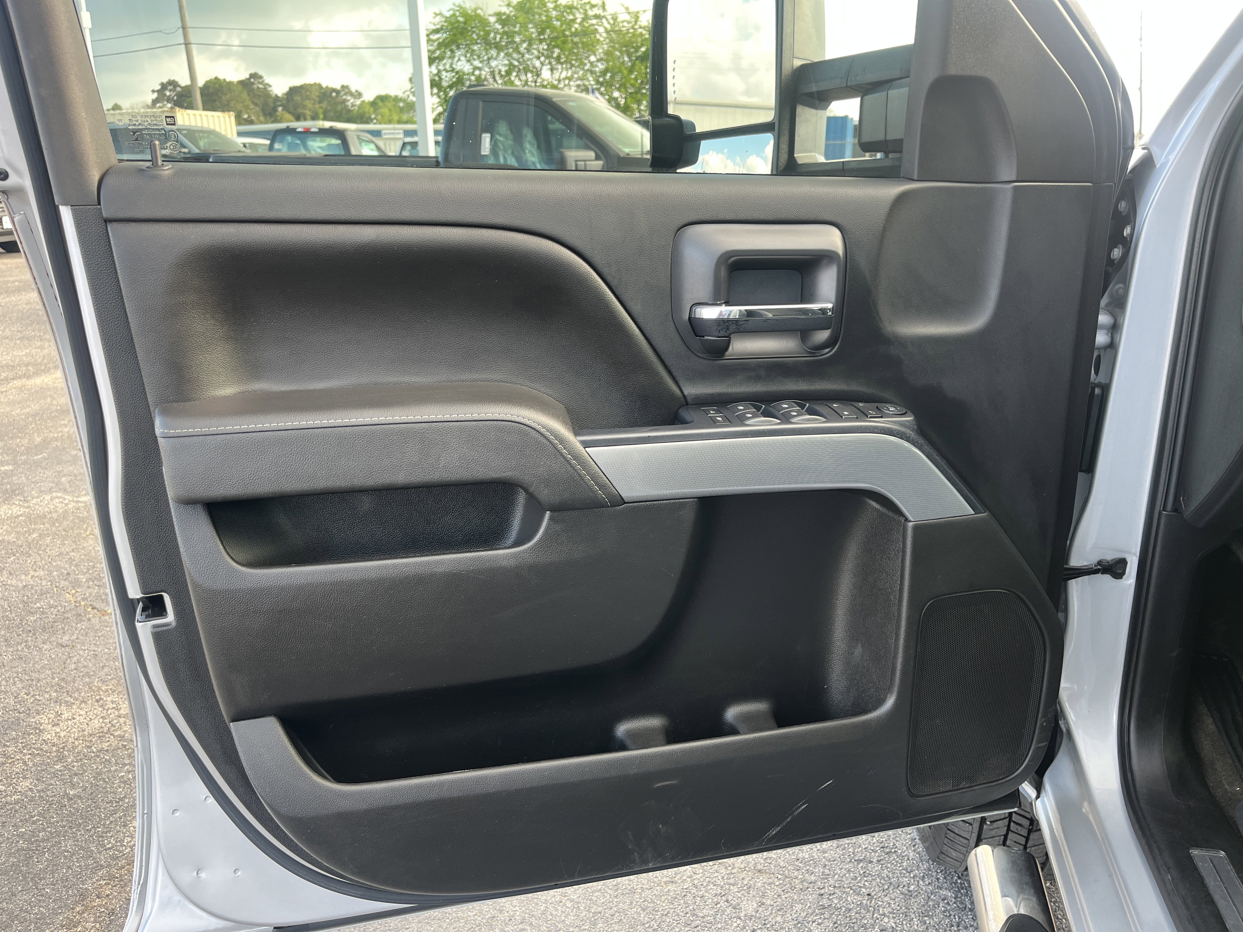 Used 2017 Chevrolet Silverado 2500 LT w/ LT Convenience Package image 13