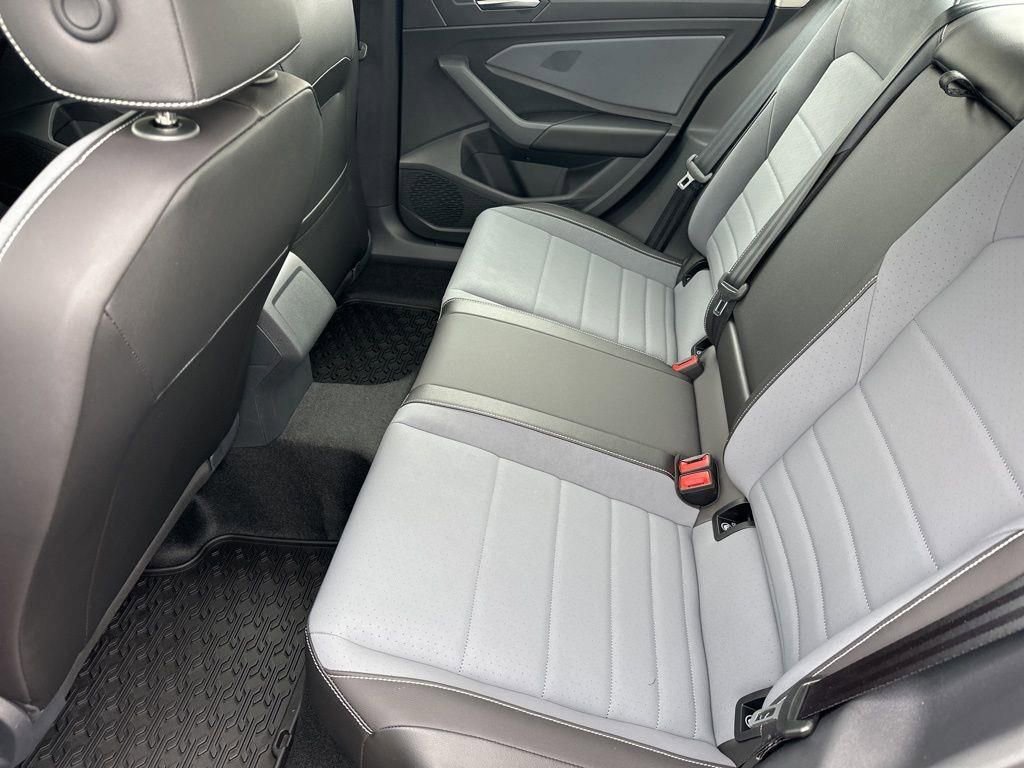 New 2026 Volkswagen Jetta SE FWD image 7