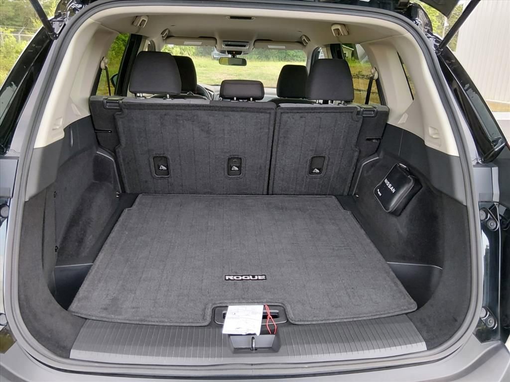 Certified 2023 Nissan Rogue SV FWD image 16