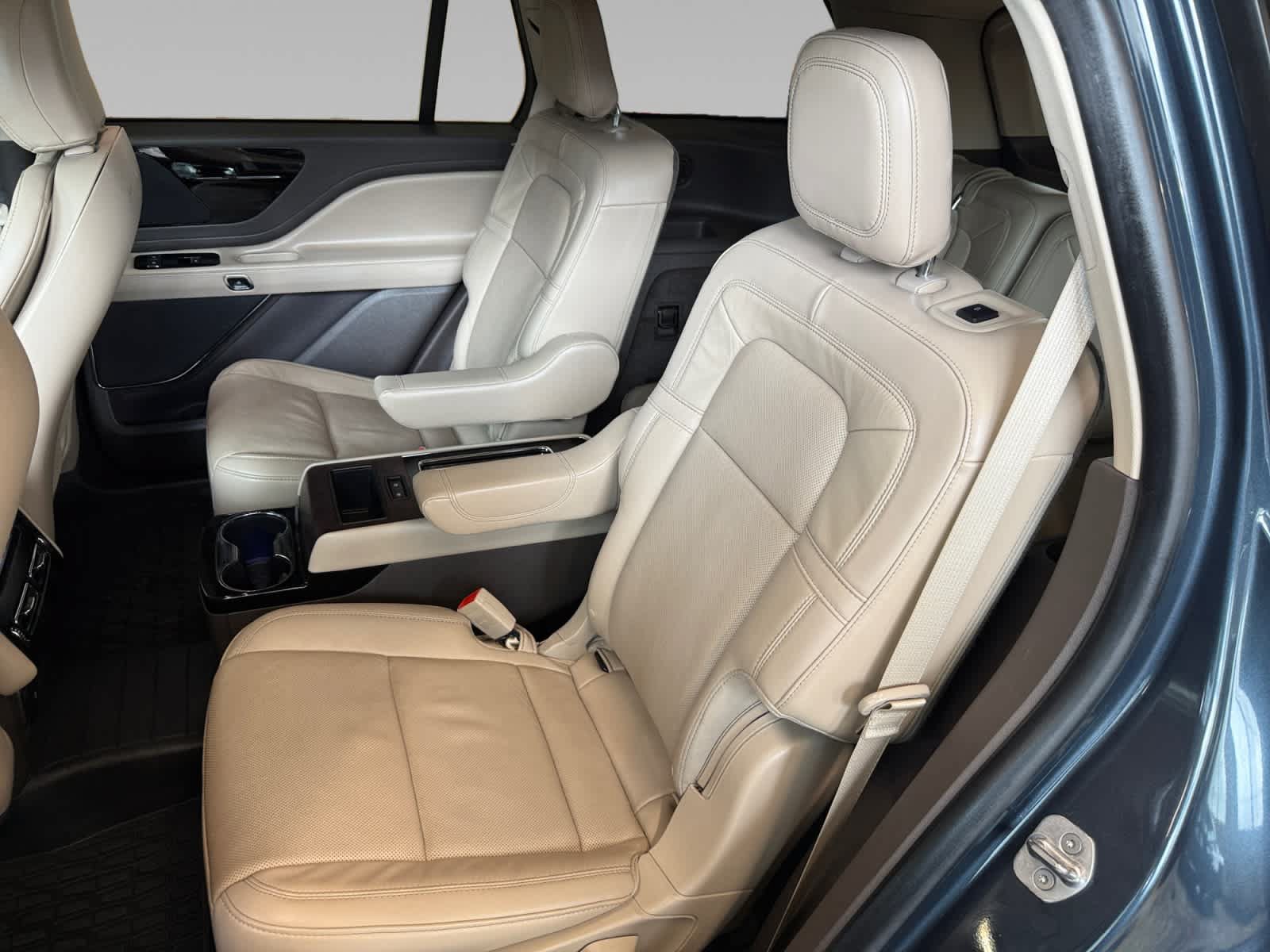 Used 2022 Lincoln Aviator Reserve w/ Equipment Group 201A AWD/4WD image 22
