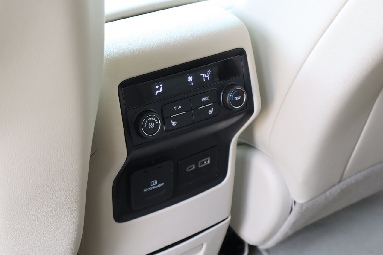 Used 2023 GMC Acadia Denali w/ Denali Ultimate Package FWD image 21