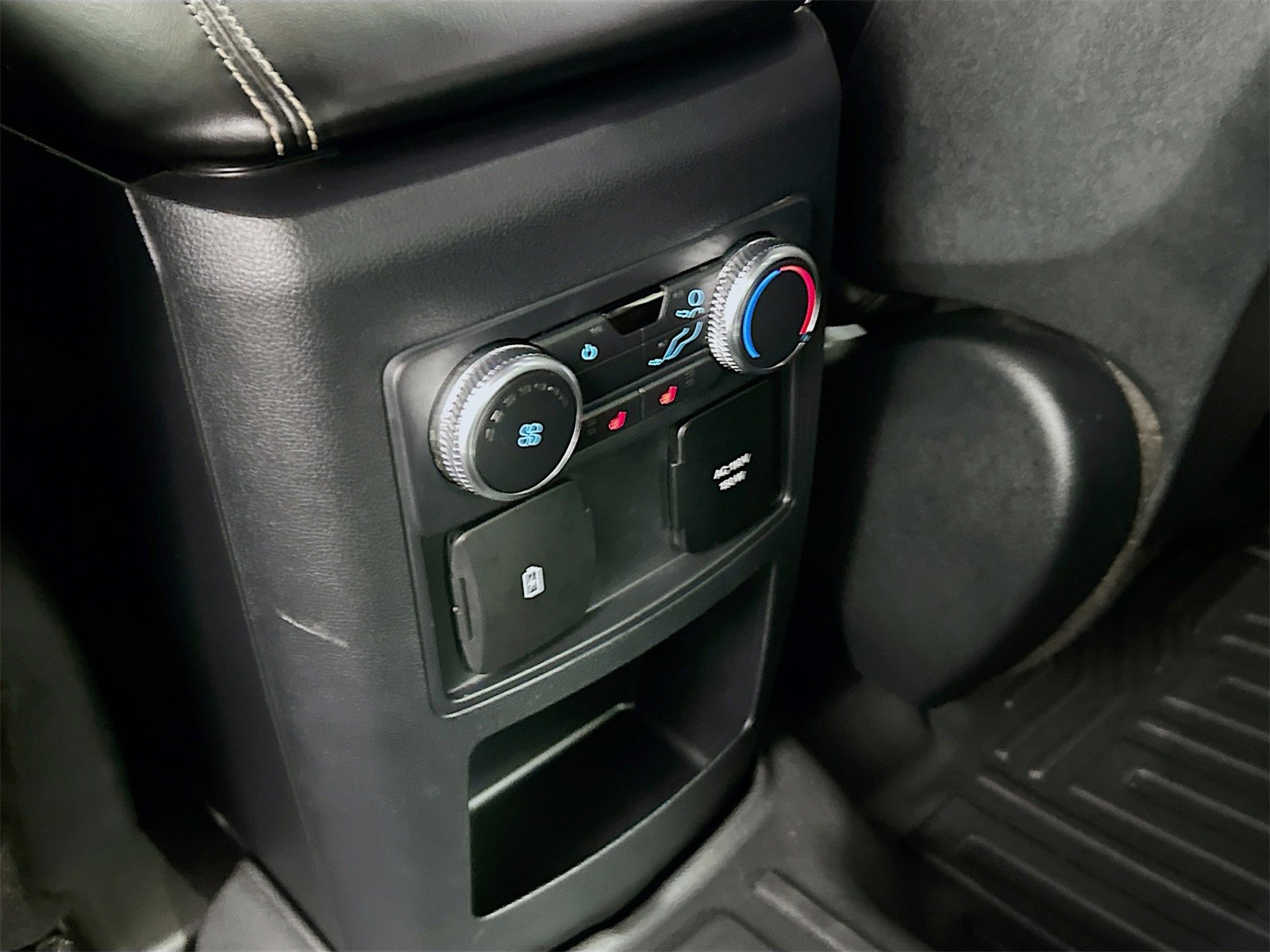 Used 2020 Ford Explorer ST w/ Premium Technology Package image 25