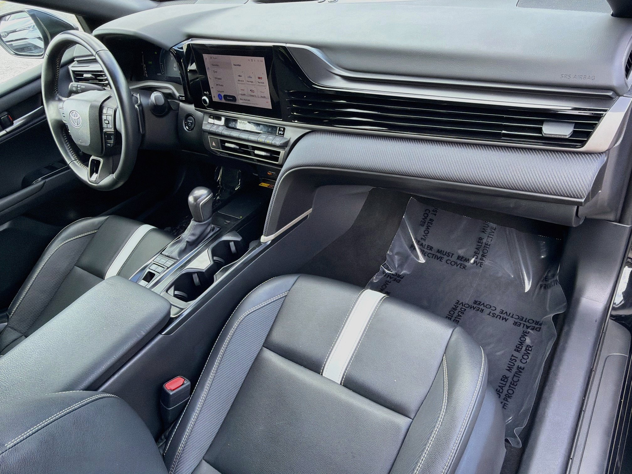 Used 2025 Toyota Camry SE FWD image 13