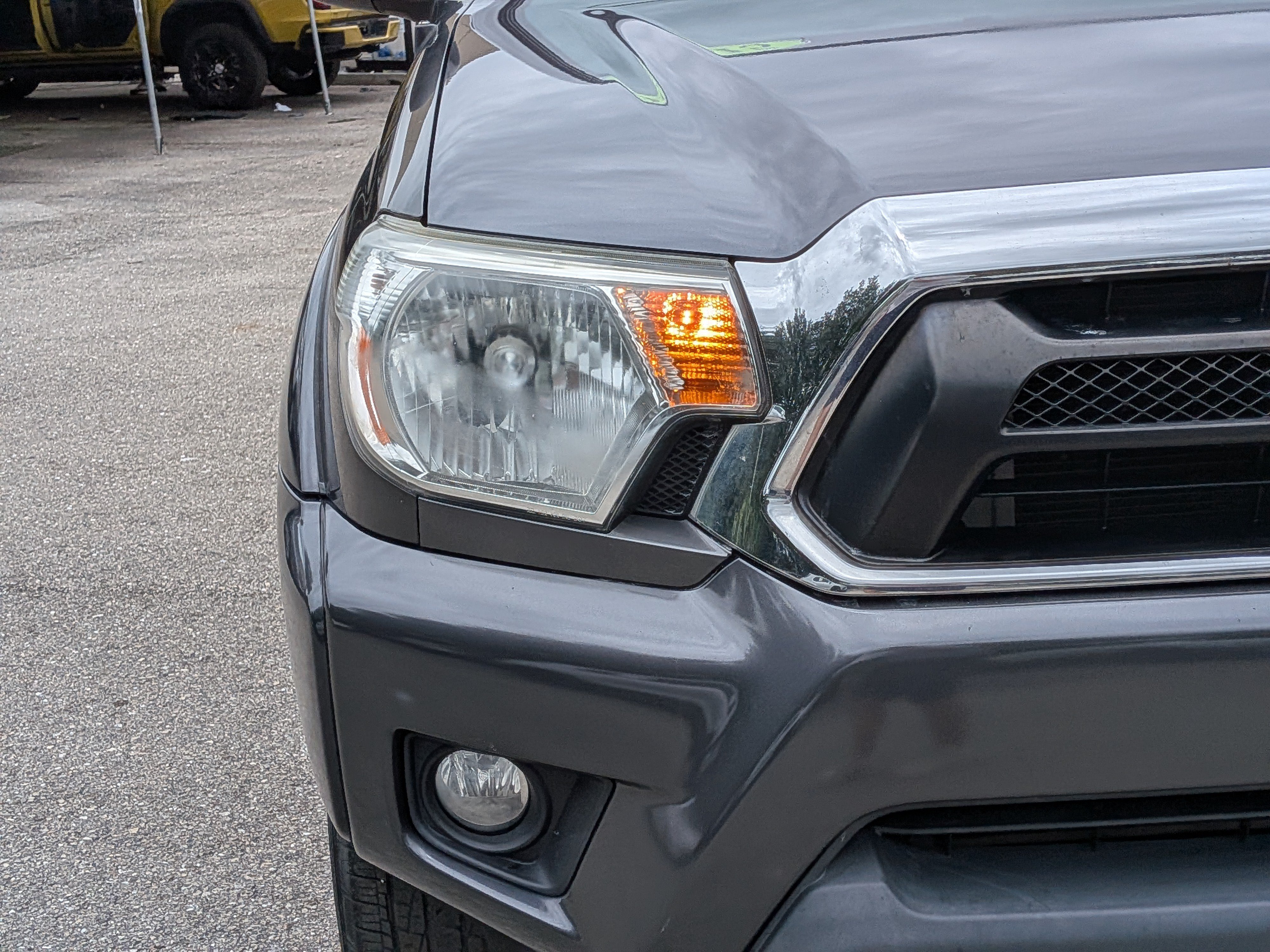 Used 2015 Toyota Tacoma PreRunner w/ SR5 Package RWD image 9