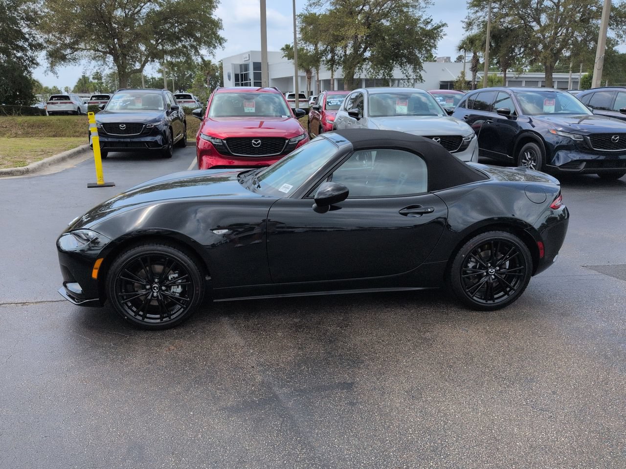 New 2026 MAZDA MX-5 Miata Club w/ Interior Package RWD image 7