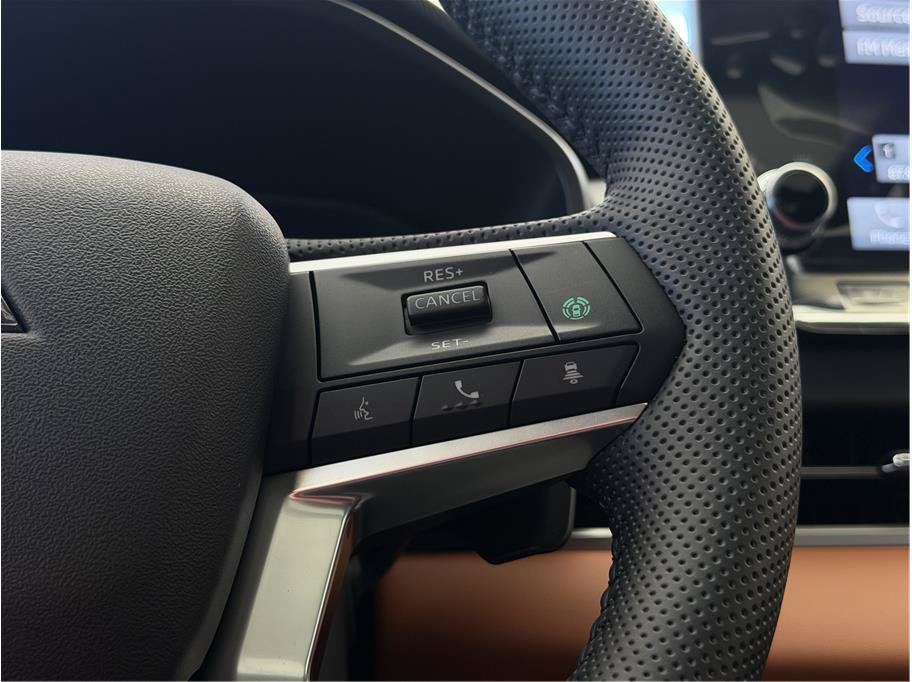 Used 2025 Mitsubishi Outlander 4WD Plug-In Hybrid image 18