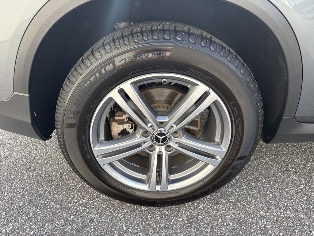 Used 2021 Mercedes-Benz GLC 300 4MATIC image 9