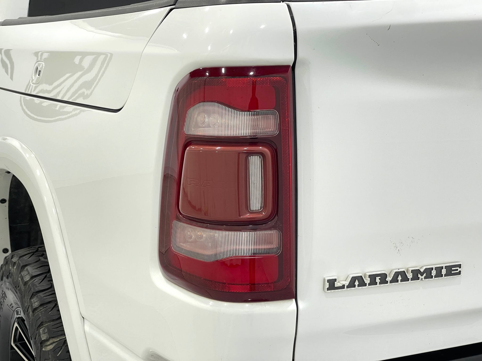 Used 2020 RAM 1500 Laramie AWD/4WD image 33