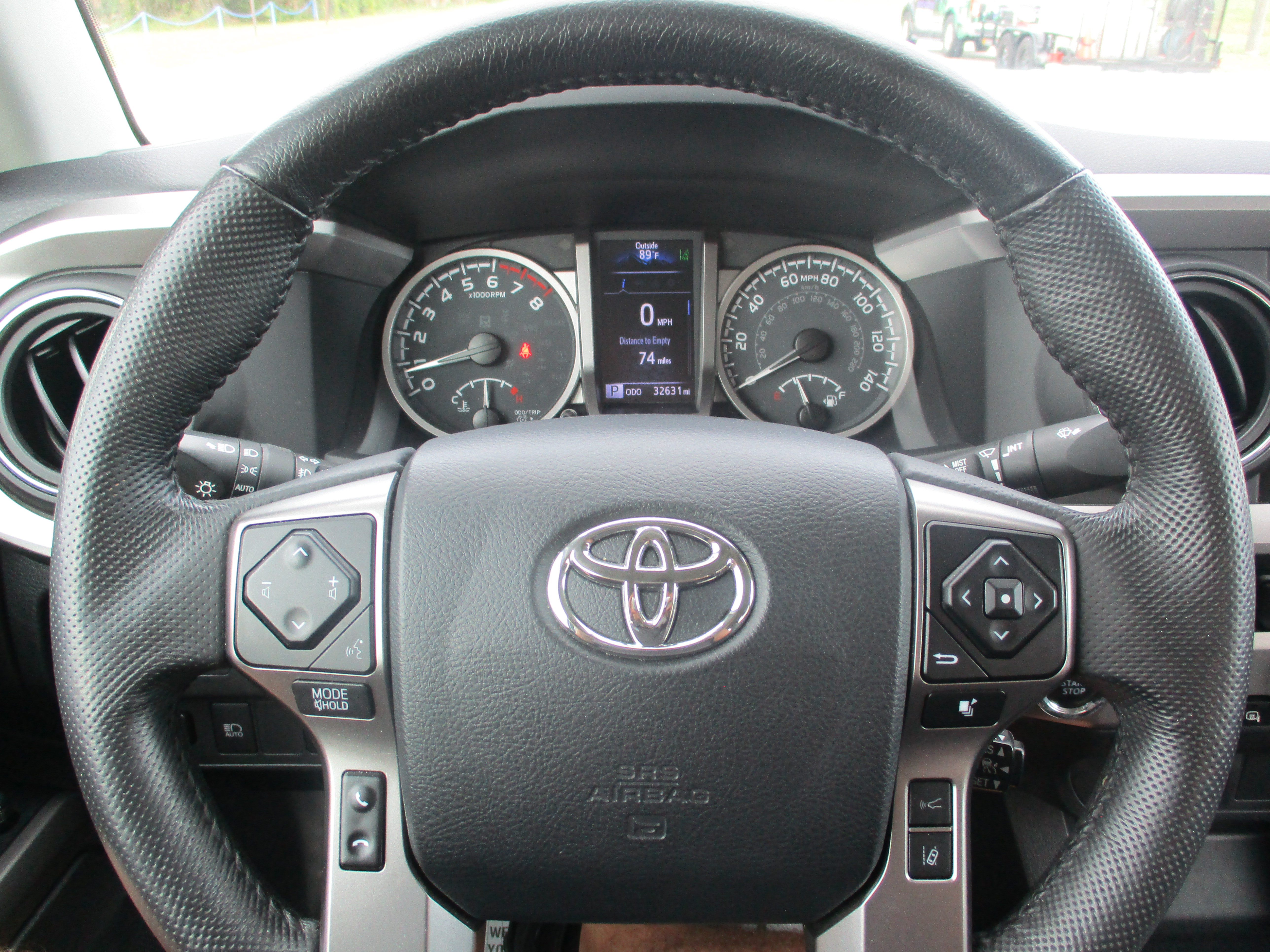 Used 2023 Toyota Tacoma SR5 w/ Technology Package AWD/4WD image 18