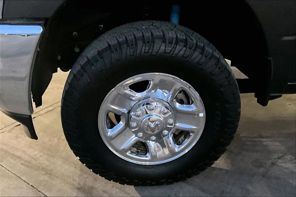 Used 2021 RAM 2500 Tradesman w/ Chrome Appearance Group image 8