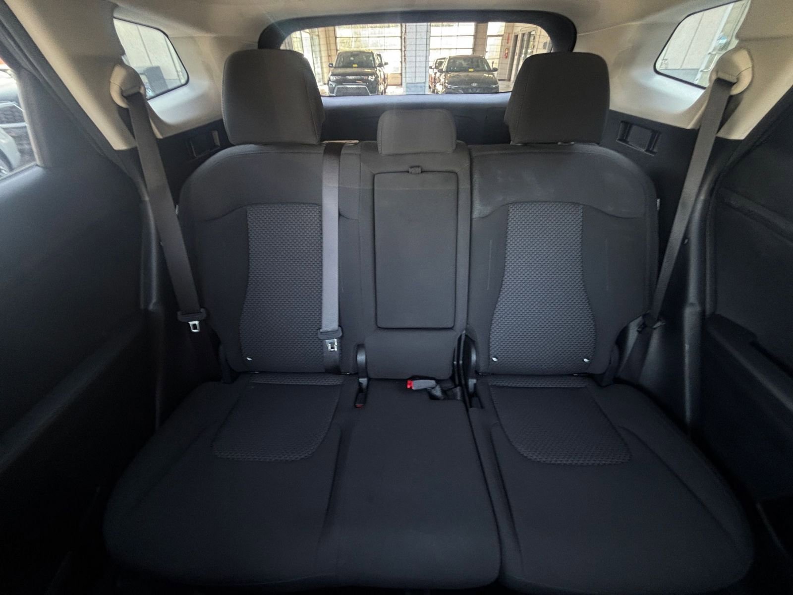 Used 2025 Kia Sportage LX image 37