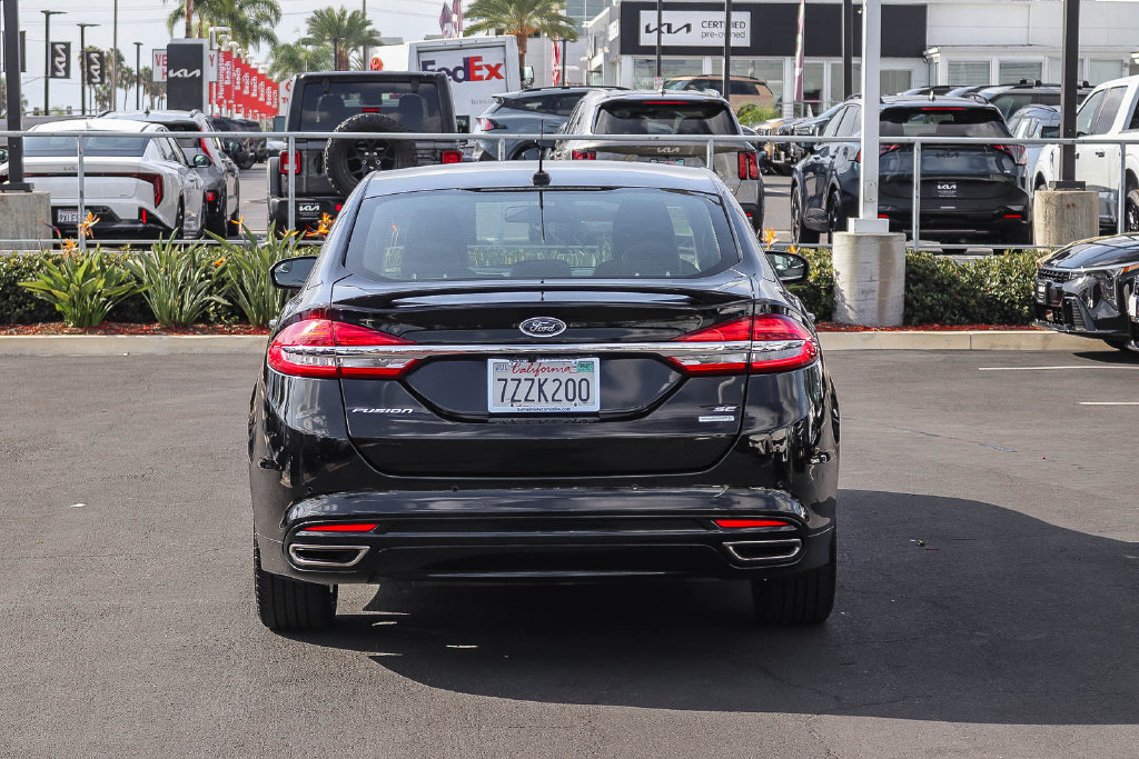 Used 2017 Ford Fusion SE w/ Equipment Group 201A FWD image 6