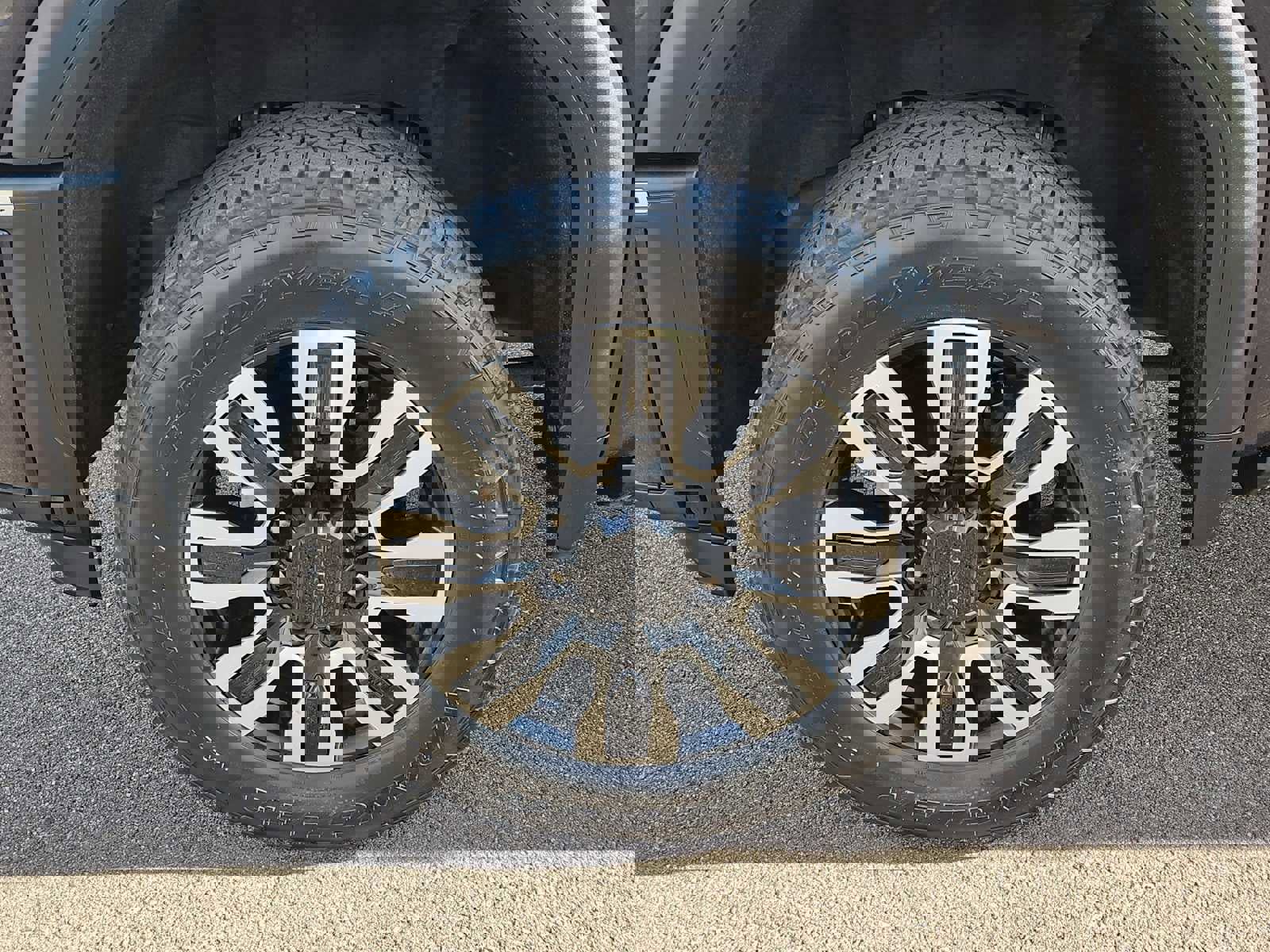 Used 2024 GMC Sierra 3500 Denali Ultimate image 17