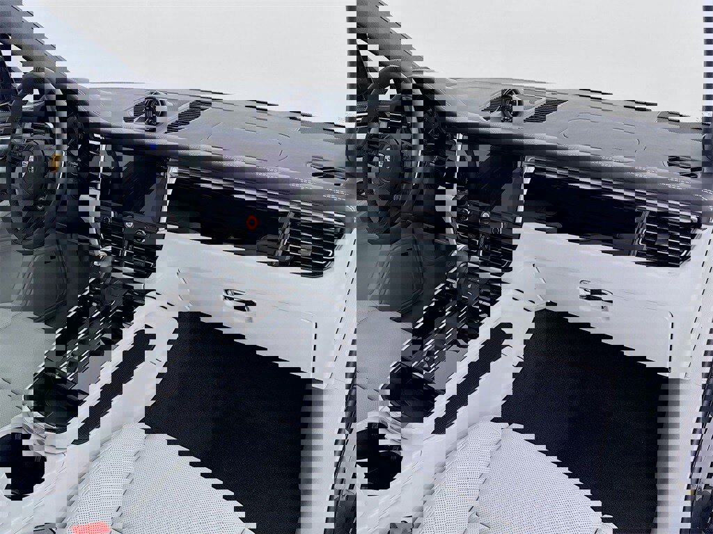 New 2026 Porsche Macan Turbo image 34